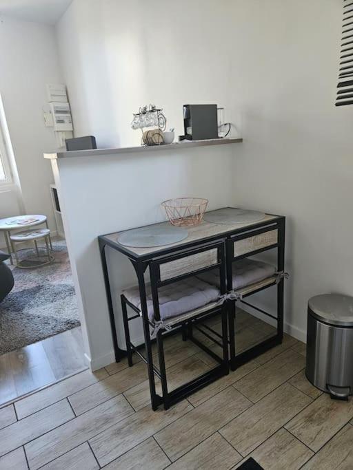 Beautiful F2 Apartment 5 Stops By Train From Paris Moret-sur-Loing Zewnętrze zdjęcie
