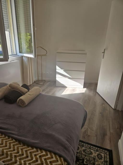Beautiful F2 Apartment 5 Stops By Train From Paris Moret-sur-Loing Zewnętrze zdjęcie