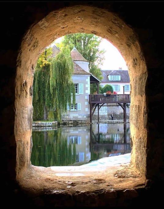 Beautiful F2 Apartment 5 Stops By Train From Paris Moret-sur-Loing Zewnętrze zdjęcie